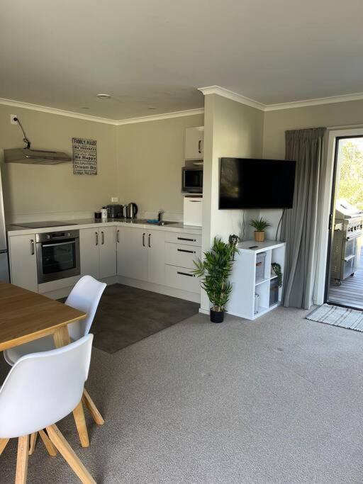 Smiths Place Lago Lago Taupo Exterior foto